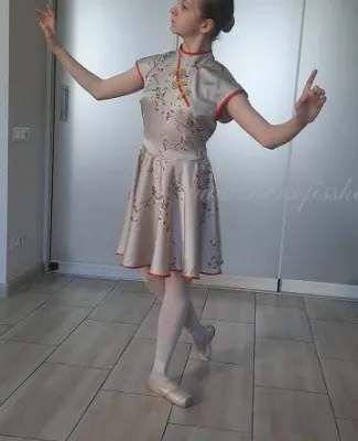 Stage costume F 0496