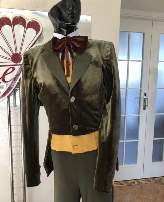 Stage costume P 3402