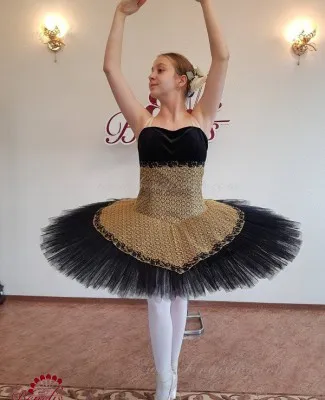 Stage costume F 0498