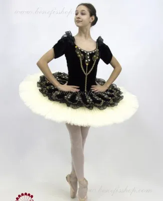 Stage costume F 0390