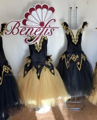 Costume of a court lady F 0089B