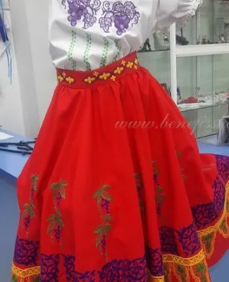 National moldavian blouse J 0350