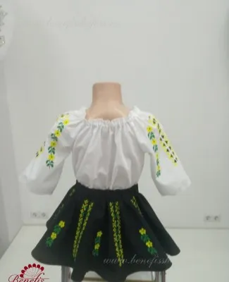 Moldavian national costume J 0300