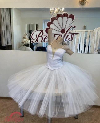 Costumul solistei P 1201(1740)