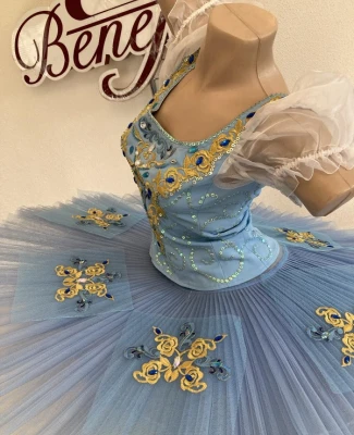 Stage costume F 0024