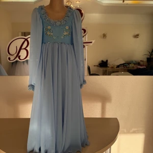 Лирический женский костюм F 0030 - image 43