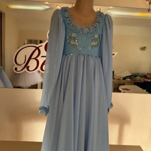 Лирический женский костюм F 0030 - image 44