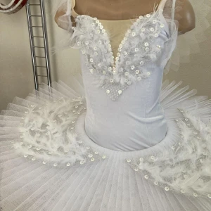 Costum de balet Lebada P 0124 - image 8