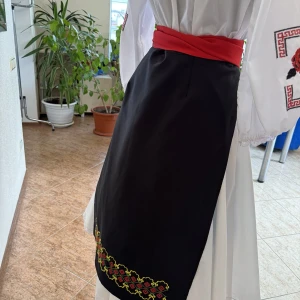 Moldavian national Skirt J 0154 - image 9