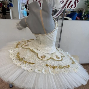 Costum pentru scena F 0102 - image 34