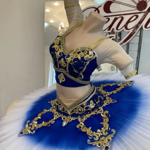 Stage costume P 1532 - image 25