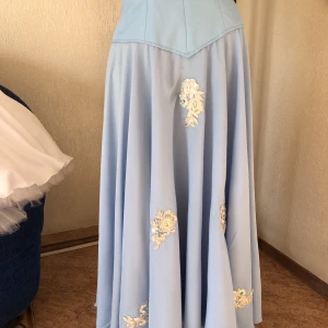 Лирический женский костюм F 0097 - image 13