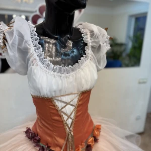 Peasant costume -pas de deux 1 act P 0506A(5016) - image 3