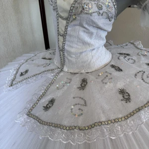 Aurora P 0402 - image 15