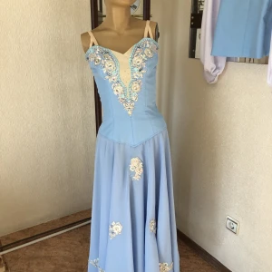 Лирический женский костюм F 0097 - image 8