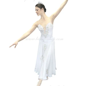 Лирический женский костюм F 0097 - image 2