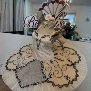 Ballet costume P 1338 - image 4