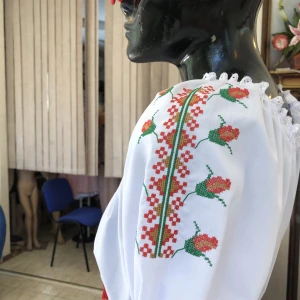 National moldavian blouse J 0390 - image 10