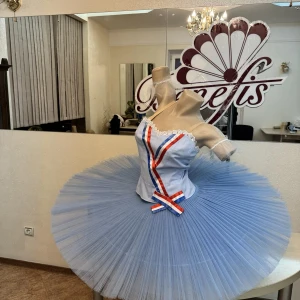 The Flame of Paris F 0063(5031) - image 6