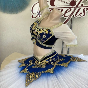 Stage costume P 1532 - image 44