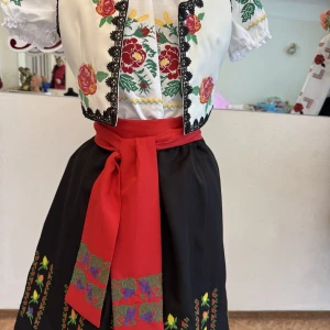 Moldavian national Skirt J 0253 - image 9