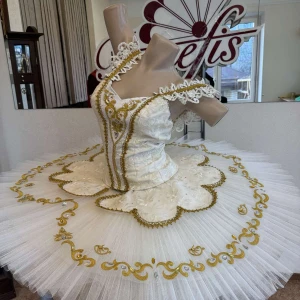 Costum pentru scena F 0045 - image 64