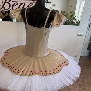 Stage costume P 1335 - image 9