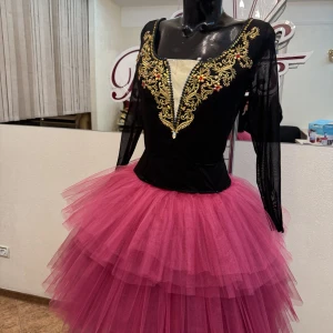 Doamna la bal F 0200B - image 2