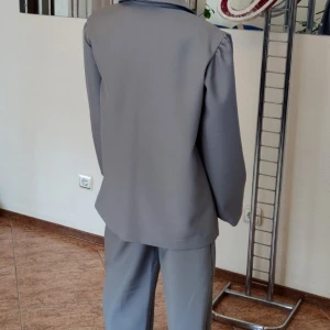 The Businessman P 2702B - image 8