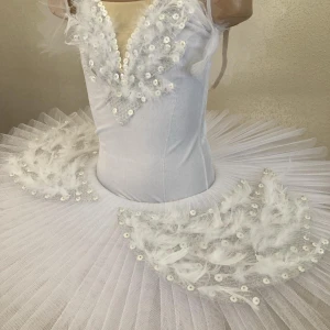 Costum de balet Lebada P 0124 - image 6