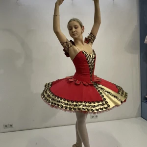 Stage costume in Spanish style P 1329 - image 10