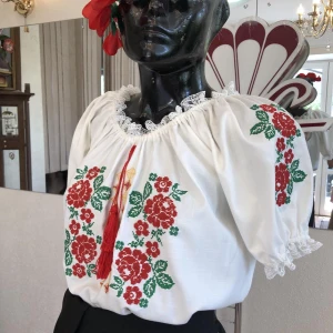 National moldavian blouse J 0392 - image 3