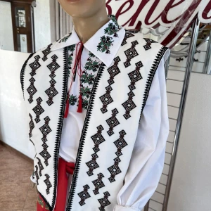 National moldavian vest J 0201 - image 7