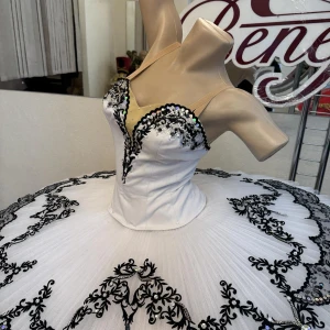 Stage costume F 0132 - image 8