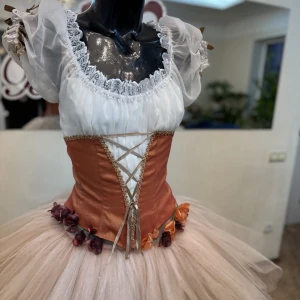 Peasant costume -pas de deux 1 act P 0506A(5016) - image 2