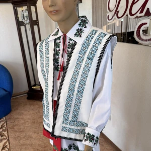 National moldavian vest J 0200 - image 6