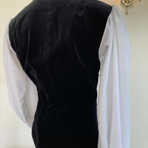 Costum p/u solist P 0601(2358) - image 4