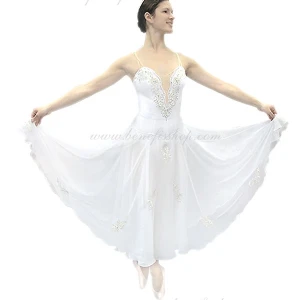 Лирический женский костюм F 0097 - image 3