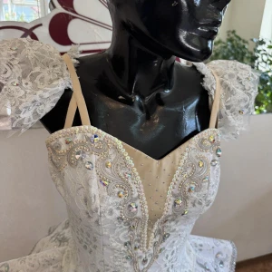 Cinderella at the ball F 0107(3086) - image 7