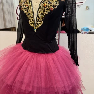 Doamna la bal F 0200B - image 4